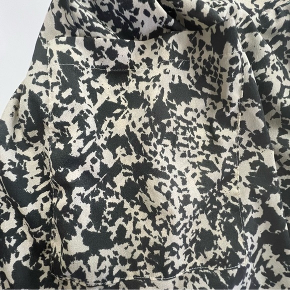 SOUND & MATTER lightweight mini skirt with pockets size medium - Picture 3 of 7